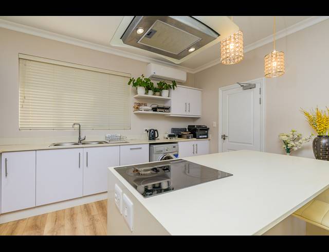 2 BEDROOM RETIREMENT UNIT FOR SALE IN KINDLEWOOD ESTATE